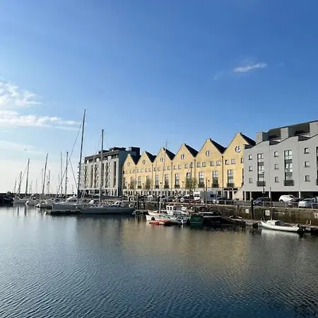 Holiday home 5-bedroom City Centre Townhouse On The Long Walk *