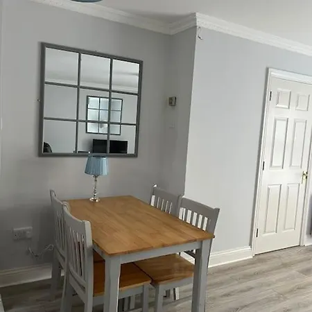 5-bedroom City Centre Townhouse On The Long Walk Ferienhaus