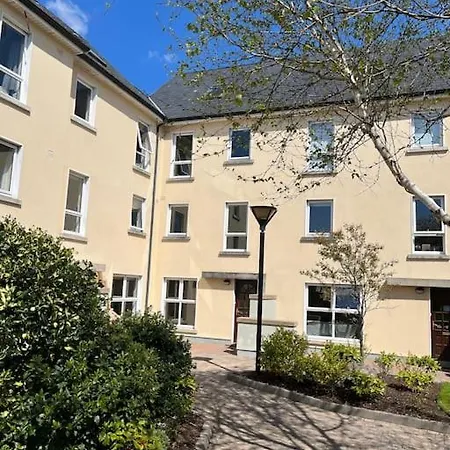 5-bedroom City Centre Townhouse On The Long Walk Galway